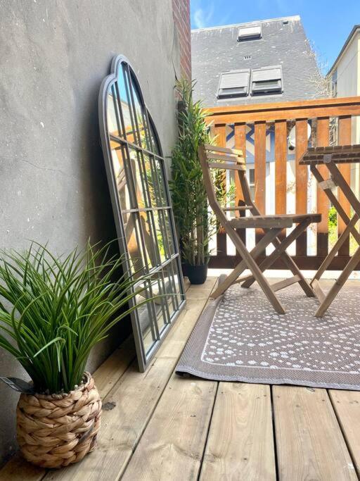 Studio Avec Terrasse A Довил Екстериор снимка